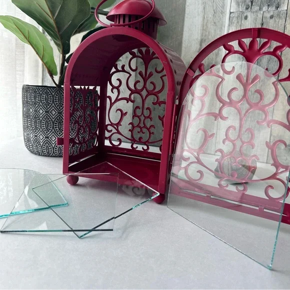 π΄IKEA Gottgora Vintage Red Scroll Decorative Metal Lantern - Picture 3 of 12